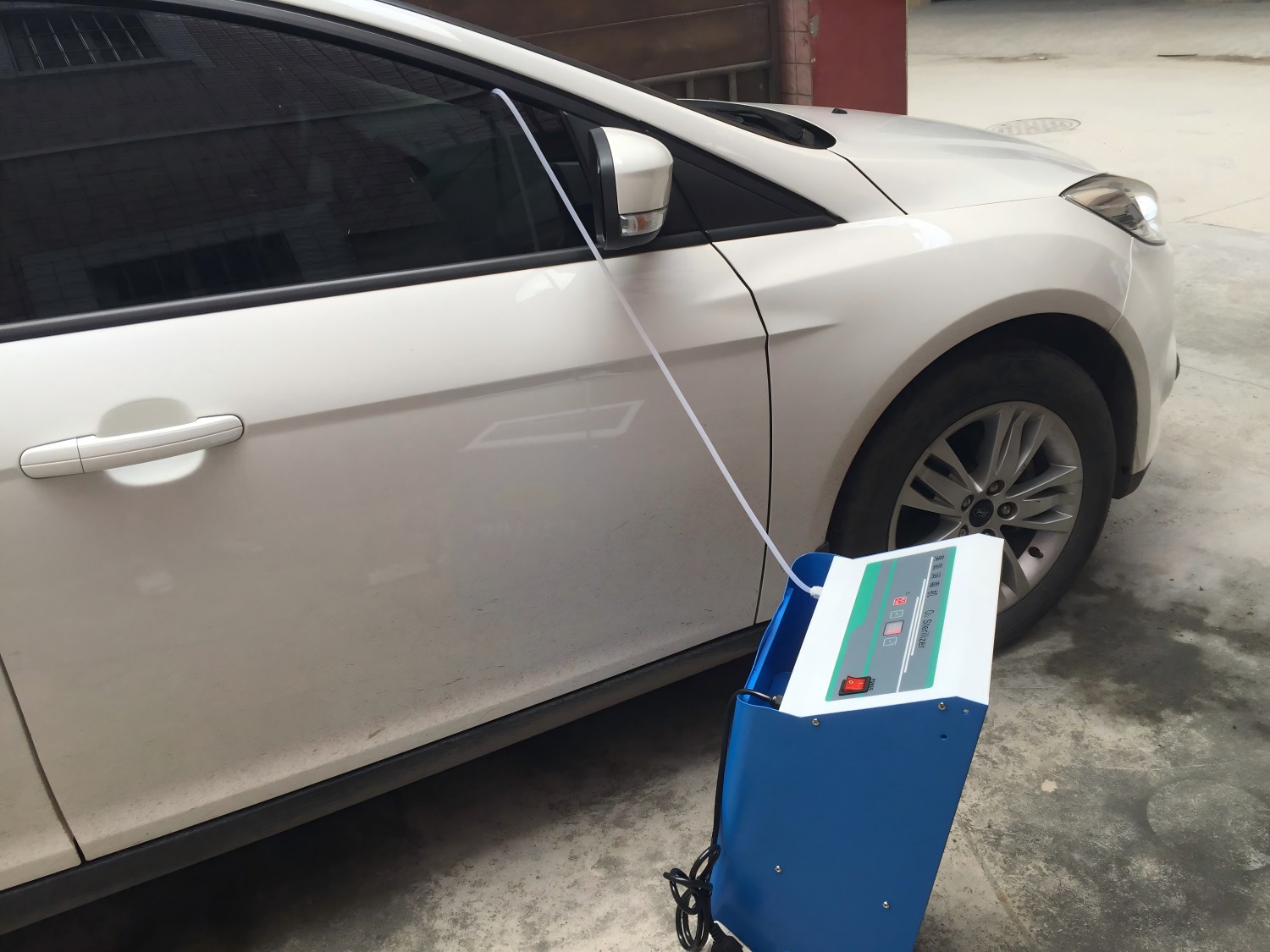 Ozone sterilizing machine